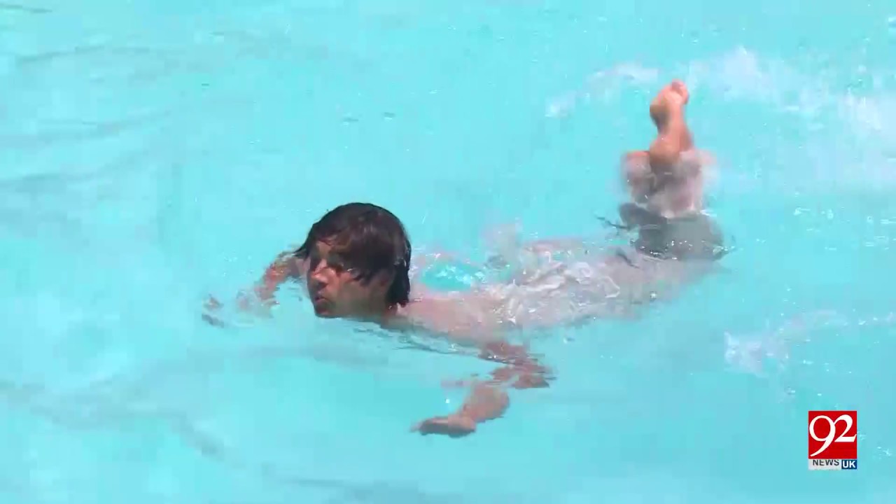 Peshawar People rush to swimming pool to counter heat 3 June 2018