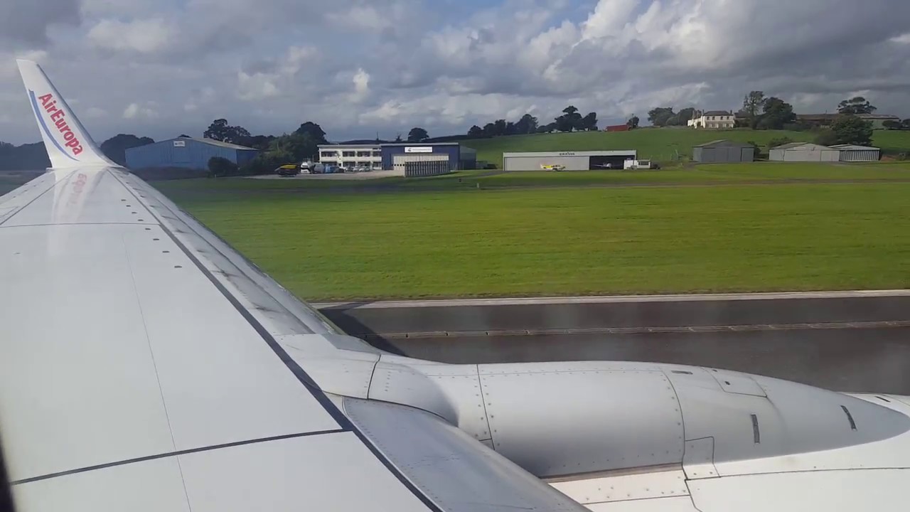 Air Europa Boeing 737-800 takeoff Exeter Airport