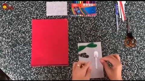 Dạy bé làm con chuồn chuồn từ muỗn sữa chua  Giáo Viên Lê Thị Cẩm Vẹn