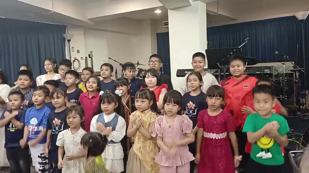 KMCF ကလေးများ ချီးမွမ်း😍