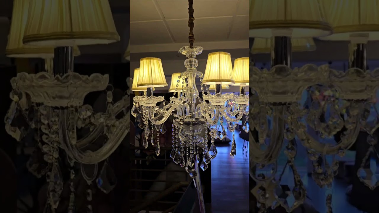 CLEAR CHANDELIER  - 6 BULBS. Available at our e-shop WWW.YIASSU.COM