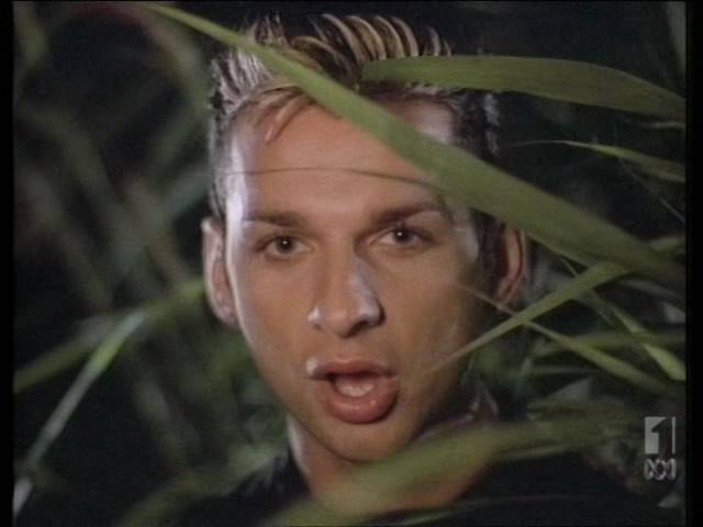 在 YouTube 上观看 Depeche Mode - It's Called a Heart 在 YouTube 上观看 Depeche Mode - It's Called a Heart