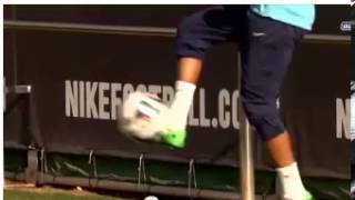 Neymar Back Training On The Pitch 04022014