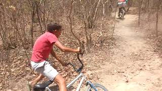 Corrida de bike screenshot 2