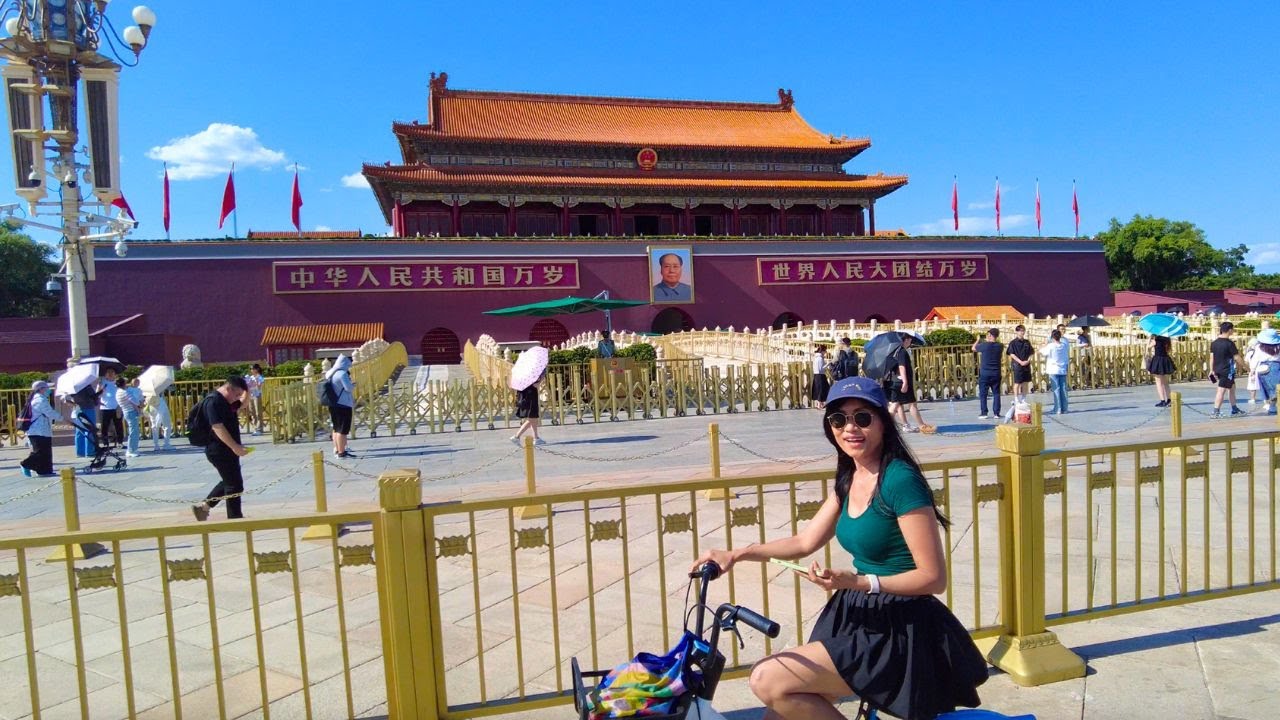 China Food Adventure!! 🇨🇳 SCAMMED in Beijing! Peking Duck, Tiananmen Square & Wangfujing Street!!