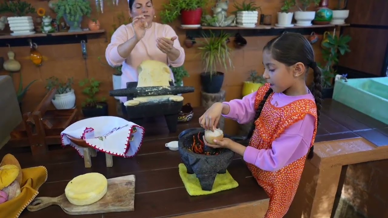 COMIDA DEL RANCHO ES LO QUE MAS SE ACOSTUMBRA EN ESTA CASA FRIJOLES QUESO CHILE CHOCOLATE CALIENTE