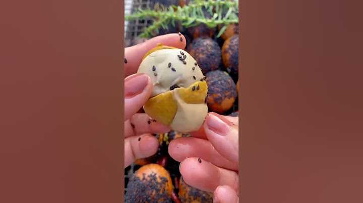 This is how they eat eggs in China 😱