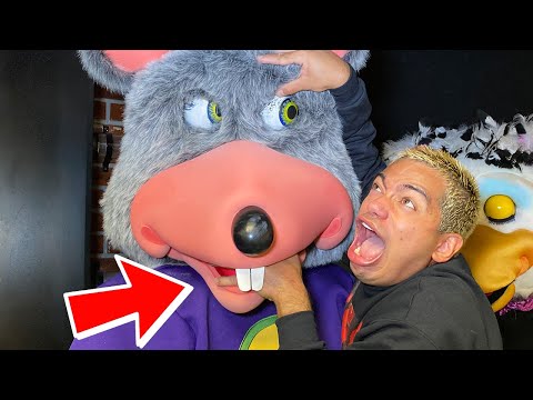 ATTACKED BY CHUCK E CHEESE AT 3AM!!