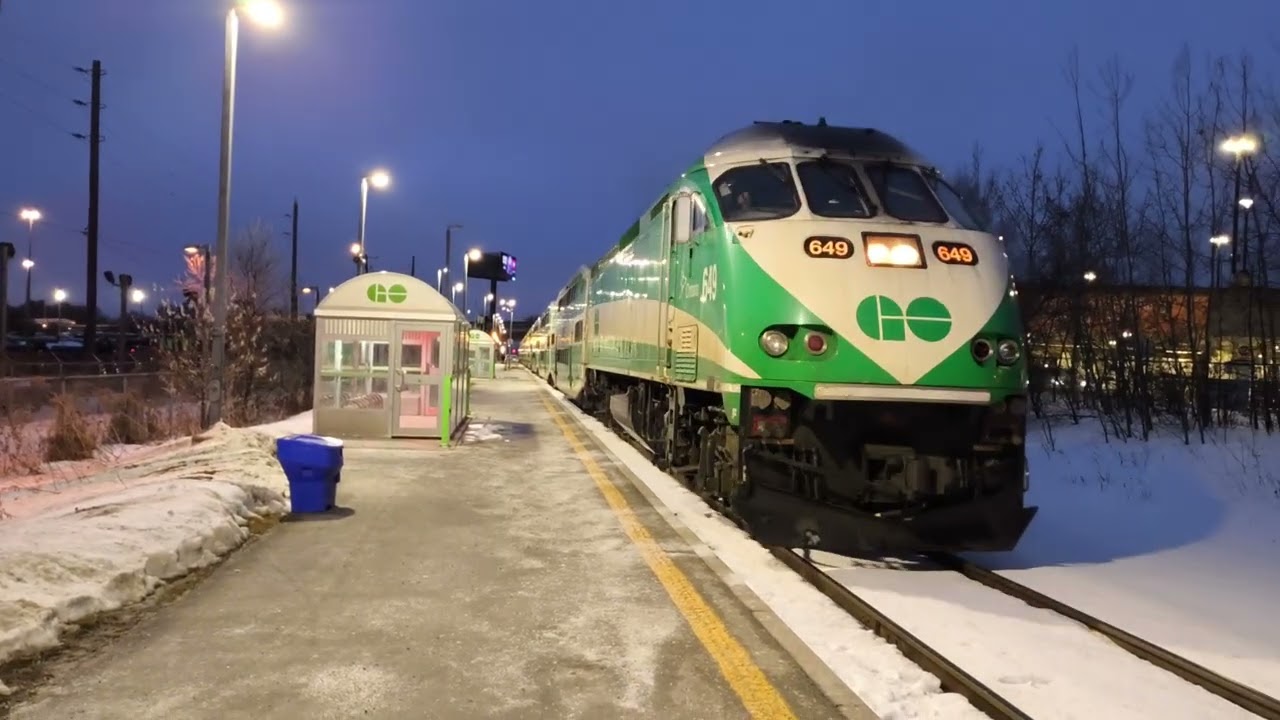GO Train MP40PH 649 Arriving And Departure Oriole GO Station Pulling 10 Cars Train New Cab Car 300