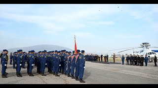 Президент Садыр Жапаров Кыргызстандын ӨКМге МИ-8 тик учагын тапшырды