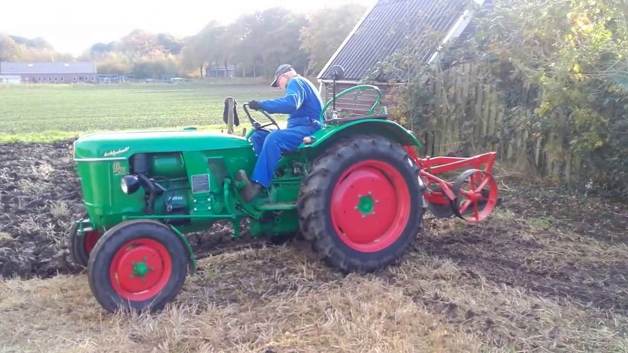 ploegen met deutz oldtimer trekker - YouTube