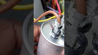 Replacing capacitor on outdoor condensing unit. #diy #hvac