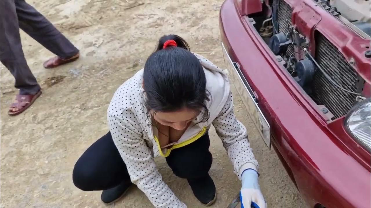 My car. водитель возле машины. Our car broke down!. Choose the correct particle. Broken car window.