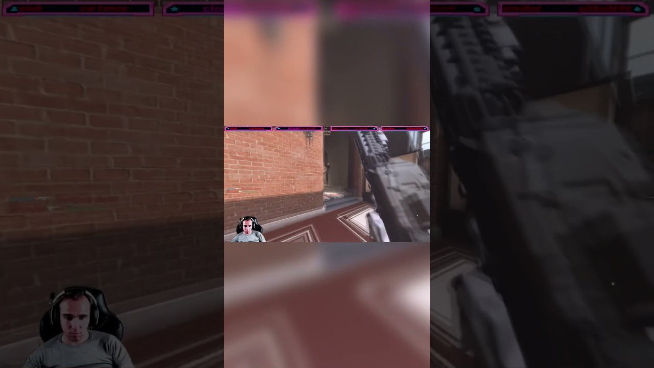 Залетел и дал ему. 