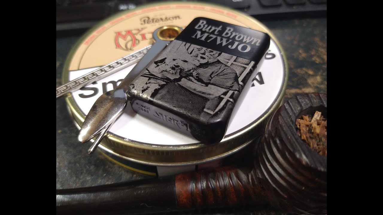 Незаменимый набор для курения трубки в любую погоду.