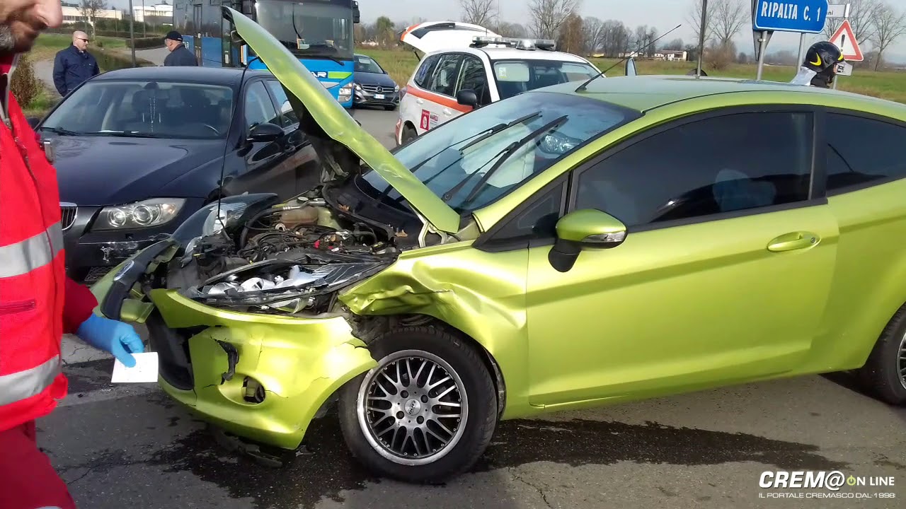Crem@online: Ripalta Cremasca, scontro all’incrocio: tre veicoli coinvolti, due i feriti