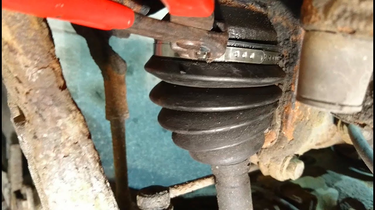 Ersätter klämma som lossnat på drivaxeldamask Volvo V50 ( Replace drive