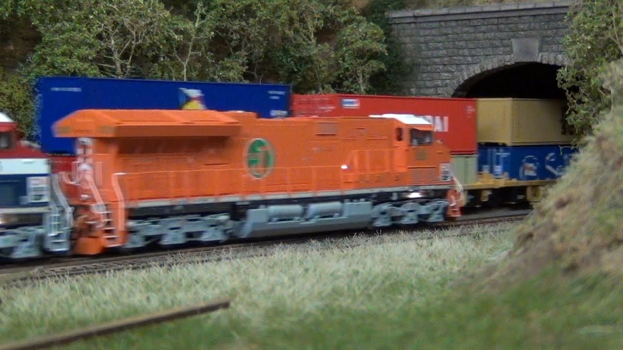 Scale Trains GE ET44AC GEVO Canadian National EJE Heritage