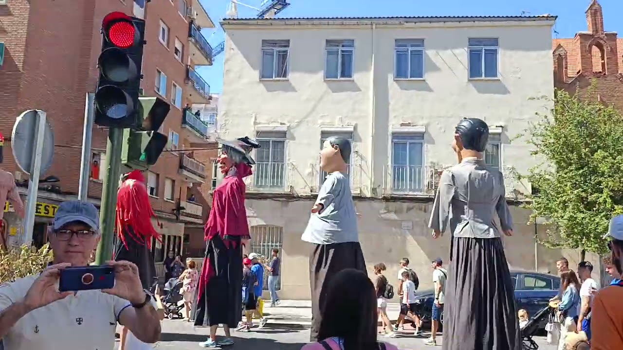 Gigantes y cabezudos de Alcalá de Henares 2025 Cap56 
