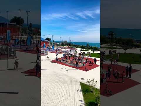 Сочи. Спортивная площадка в Сириусе.