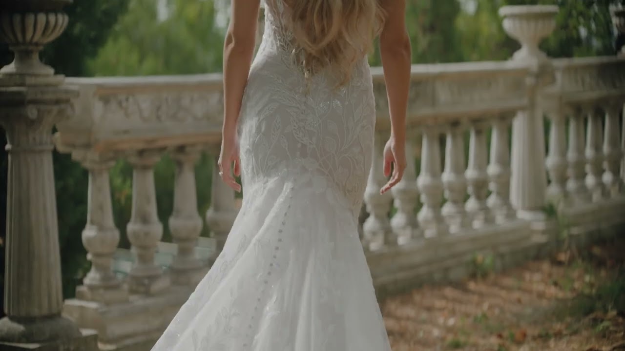 Disney Rapunzel D446 Trouwjurk exclusief in Nederland bij Santerello Bruidsmode Breda.