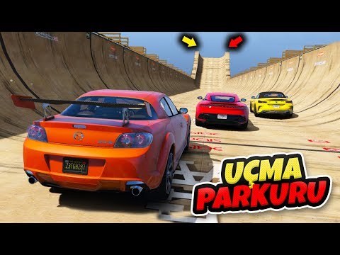 Süper Modifiyeli Arabalar Uçma Parkurunda - GTA 5