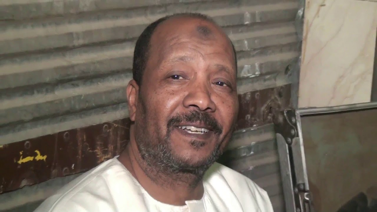 الفنان سيد جاد/يعتبرقائدمن قادة ليالي الحنة ينتظرونة الكثير من العرسان كي يشدو باحلي ما عندة