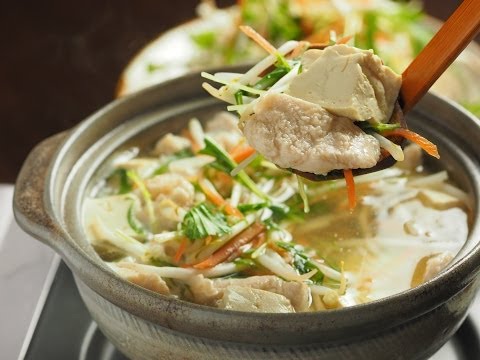 しっとり鶏むね肉ともやしのヘルシー鍋！