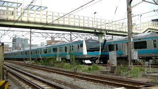 JR京浜東北線E233系2編成 生麦駅前の踏切にて