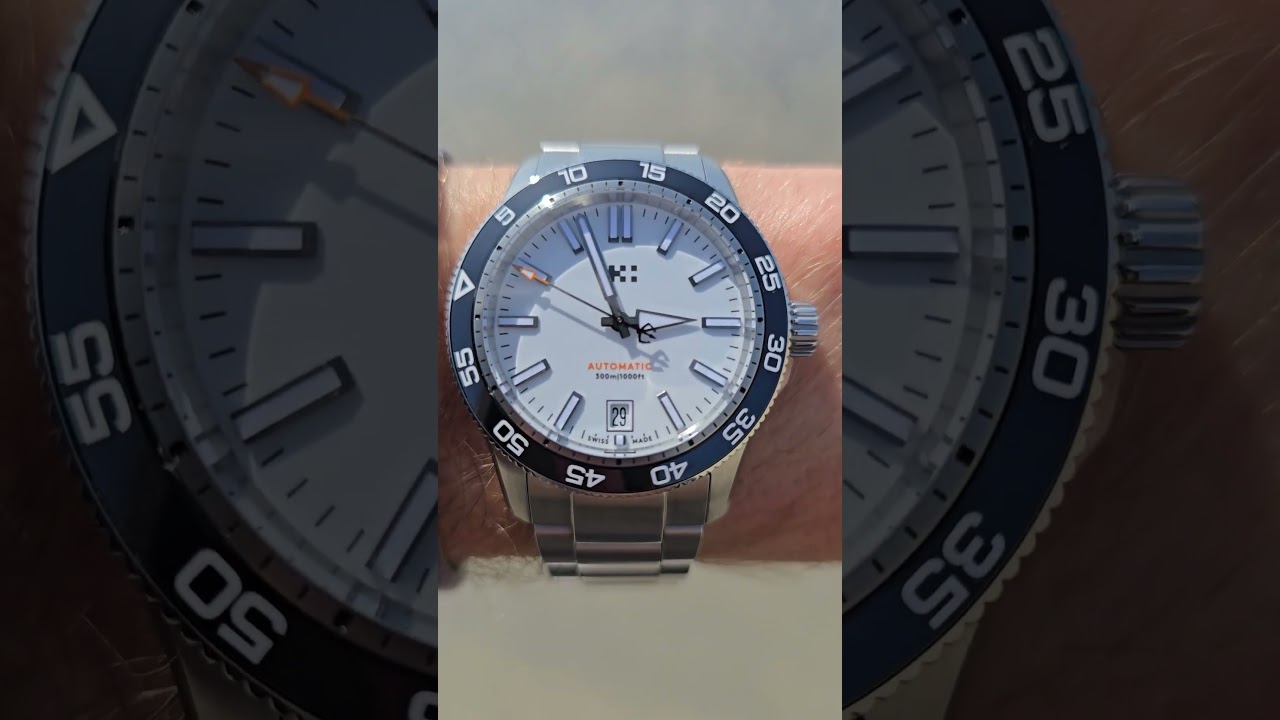 Wrist Roll Christopher Ward Automatic C60 Trident Pro 300 38mm