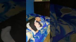 Empuk Banget Pake Bantal Banyak