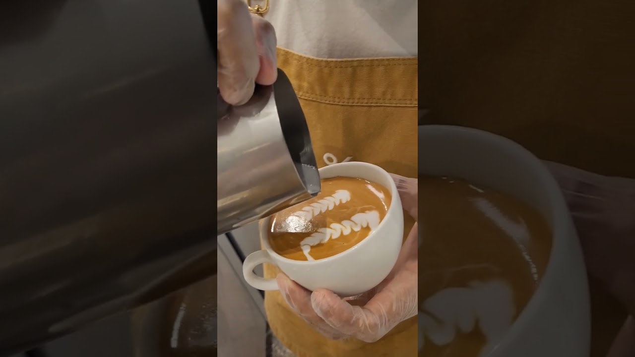 🍄 Mushroom Latte Art. #cafe #latte #coffee #specialtycoffee #mashphotkkopi #baristadaily #barista