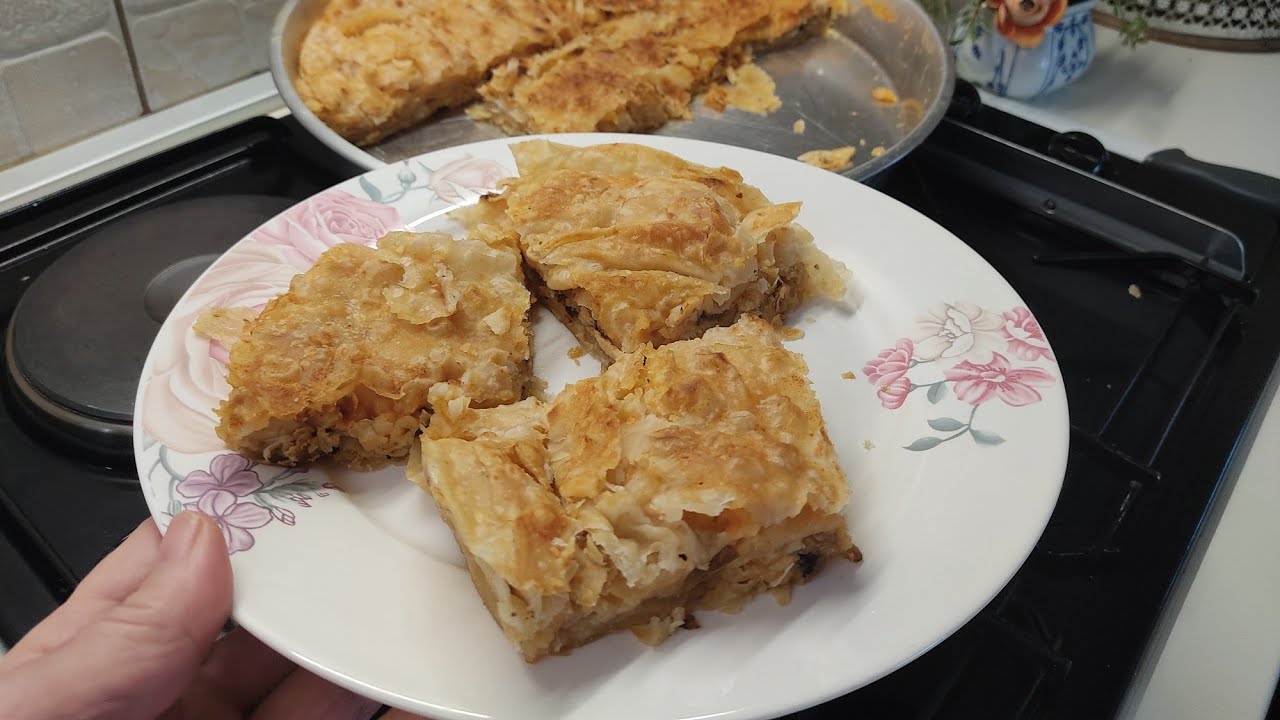 Byrek me fasule dhe mënyra më e thjeshtë për të pjekur petët në shtëpi