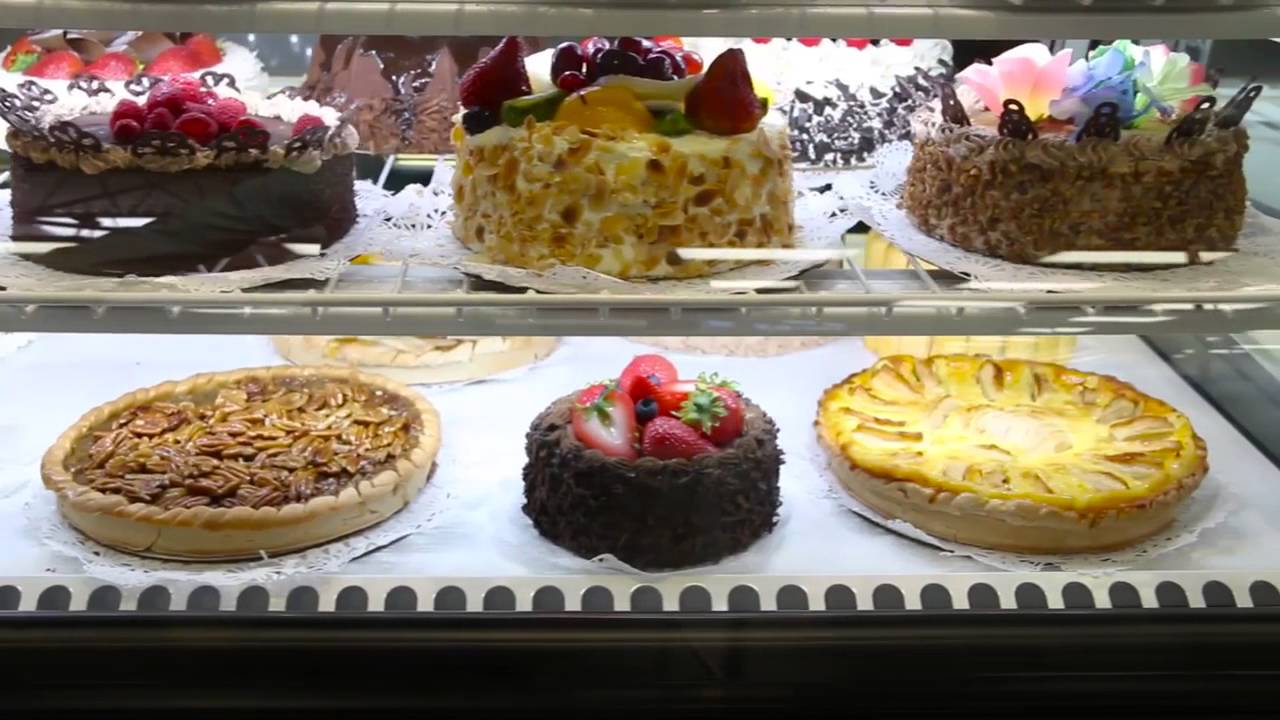 True TDM Refrigerated Bakery Display Merchandisers