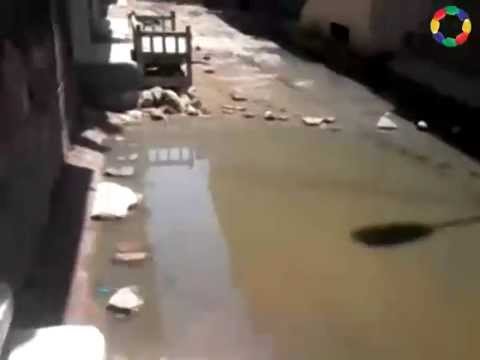 طفح بشبكة مجارى قوص يعزل 6 شوارع عن المدينة