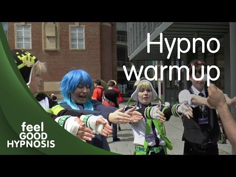 Hypnotic warm up fun in this street hypnosis video | Hypnotist idnetifies best subject