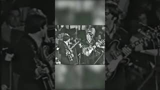 John helping Paul with the lyrics! #johnlennon #paulmccartney #bestfriend #thebeatles #beatlemania