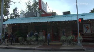 Ninfa's celebrate worker's 40-year anniversary at the restaurant