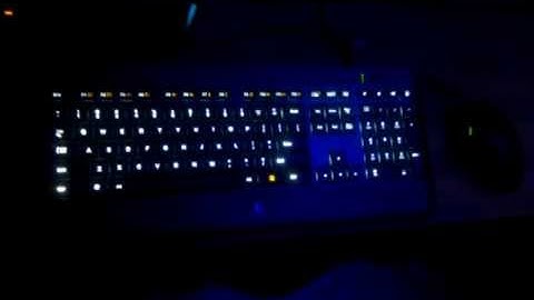 logitech k800 keyboard and G700 mouse, charging