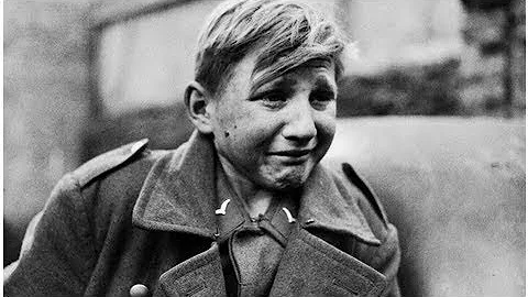 Hans-Georg Henke - 16 year old German soldier cryi...