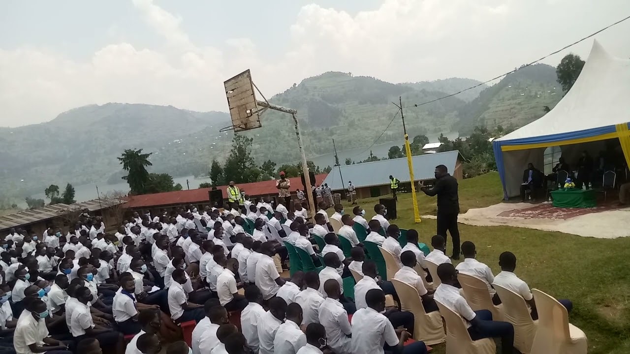 MoS muri MYCULTURE,Hon  BAMPORIKI Edouard aganira n'Abanyeshuri ba G S Kagogo