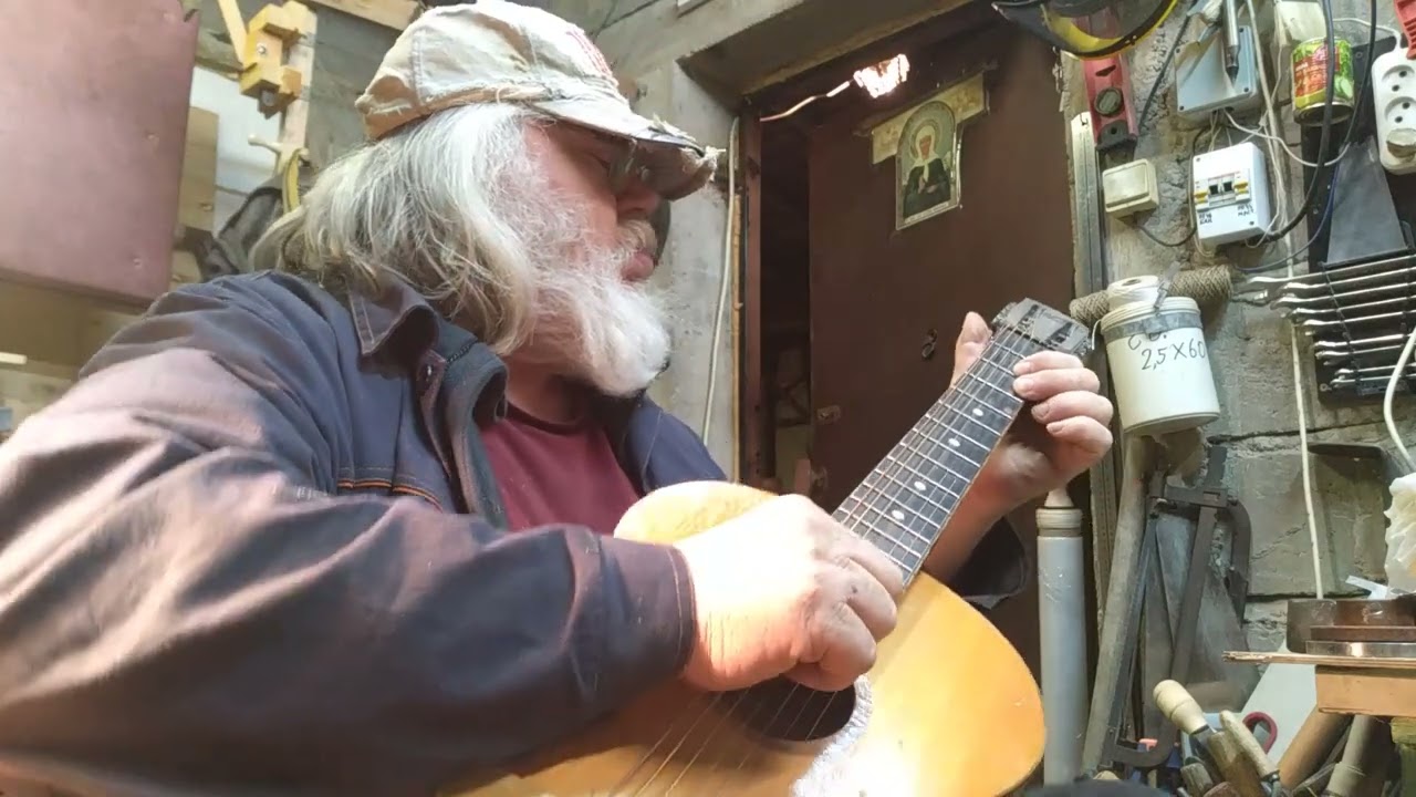 Семиструнная гитара.  Russian seven-string guitar