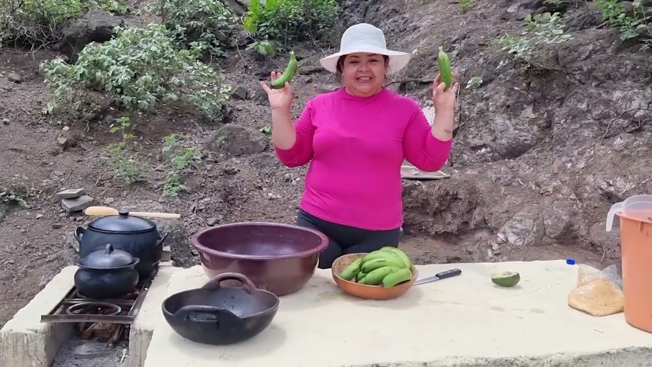 señor caldo de gallina a otro nivel con Carmita Mocha