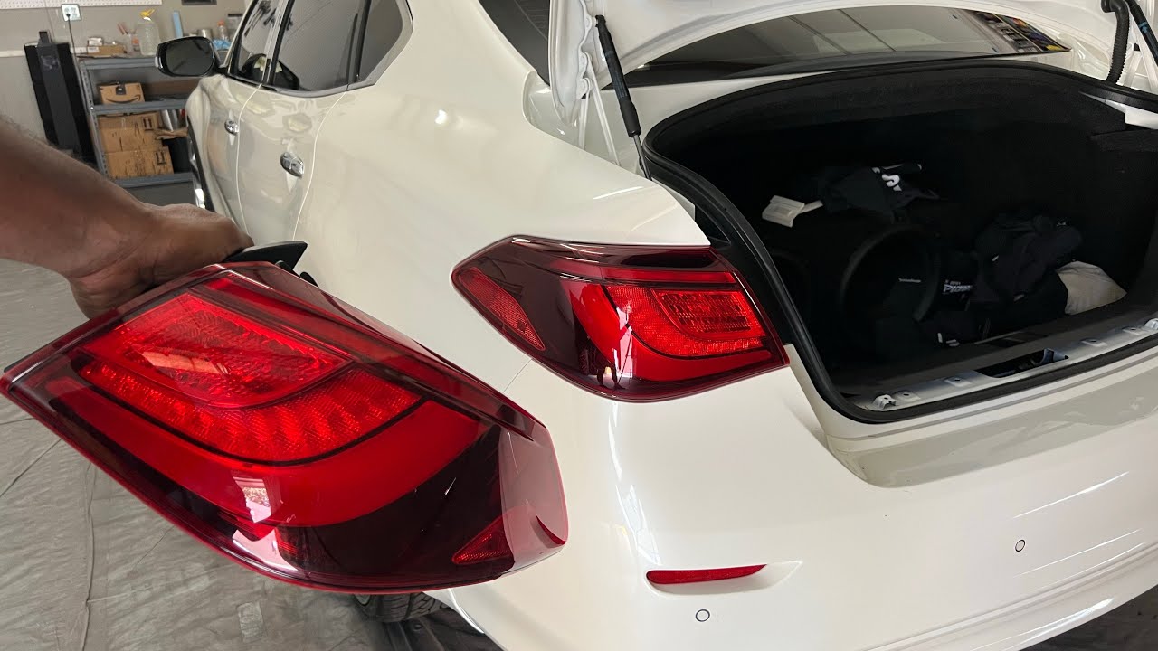 How to remove your Infiniti taillight