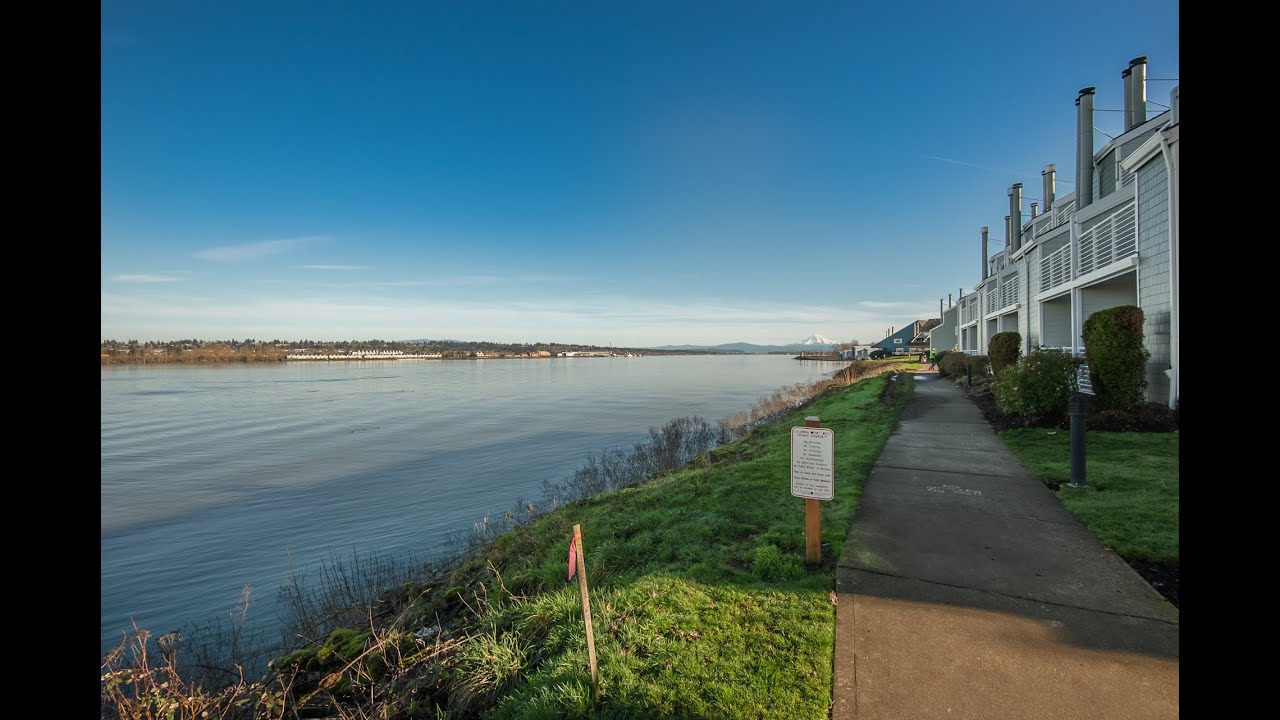 390 N Hayden Island Dr  Portland, OR  