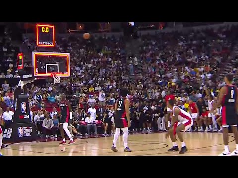Jabari Smith steals show with buzzer-beater on opening night of