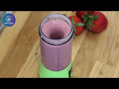 strawberry-blueberry-smoothie-blendjet-recipe