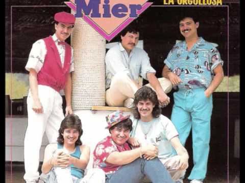 Putar El Moño Negro - Los Mier