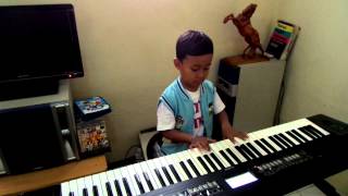 Download Lagu anak umur 4 atahun pandai bermain piano (Maju Tak Gentar) MP3