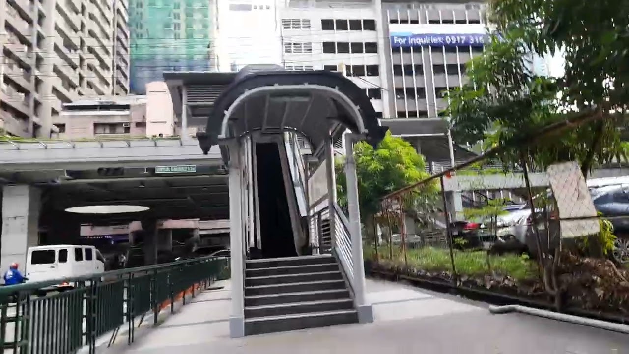 Walking Along Ortigas Business District To Tektite Tower 